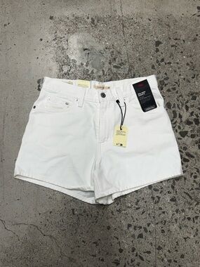 Levi's 80’s Mom White High-Rise 100% Cotton Denim Shorts - Size 28